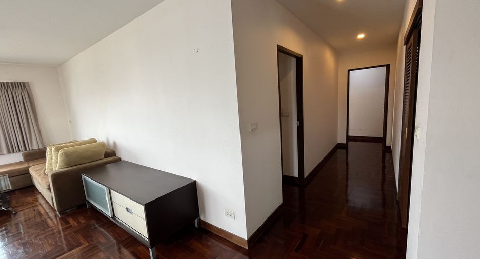 À louer 2 chambres appartement à Yan Nawa, Bangkok