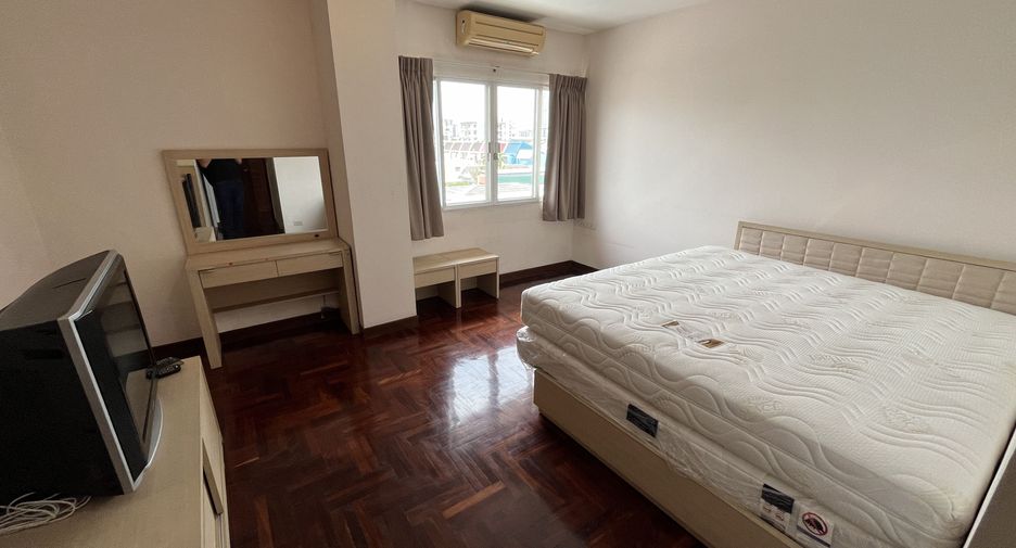 À louer 2 chambres appartement à Yan Nawa, Bangkok