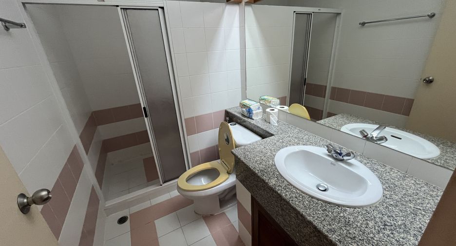 À louer 2 chambres appartement à Yan Nawa, Bangkok