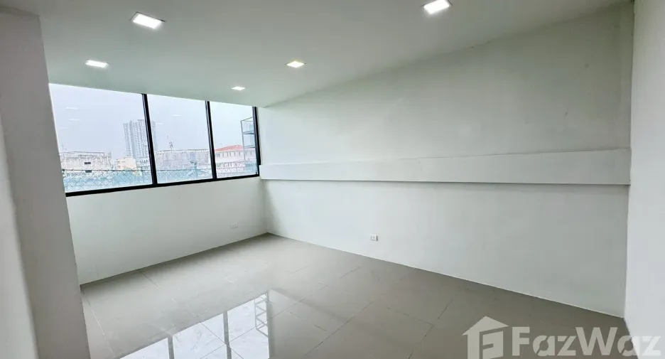 For rent office in Yan Nawa, Bangkok