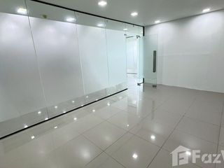 Oficina en alquiler en Yan Nawa, Bangkok