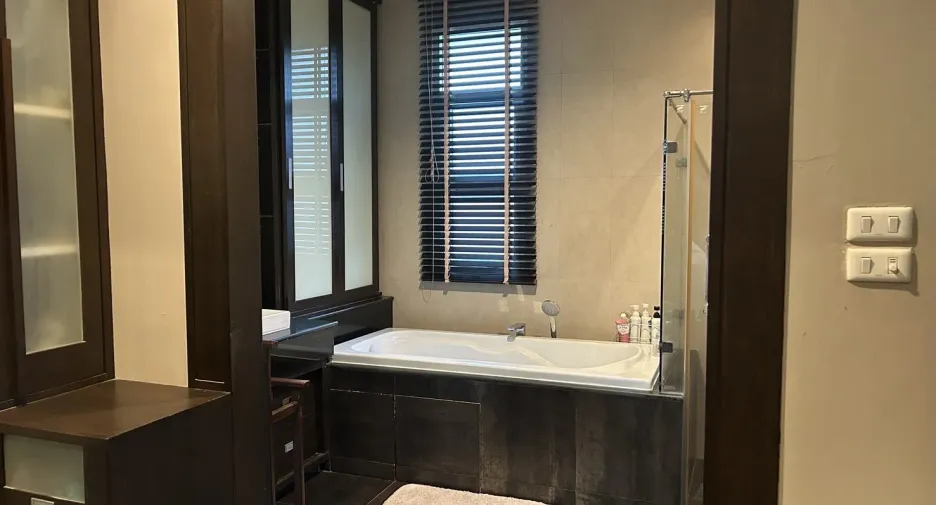 For rent 3 bedrooms house in Prawet, Bangkok