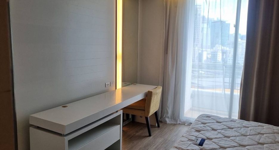 For rent 1 bed condo in Sathon, Bangkok