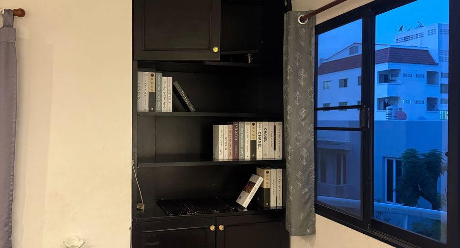 For rent 4 bedrooms house in Bang Na, Bangkok