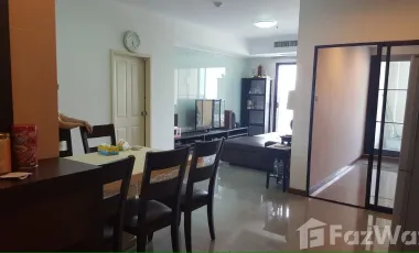 For rent 3 bedrooms condo in Yan Nawa, Bangkok