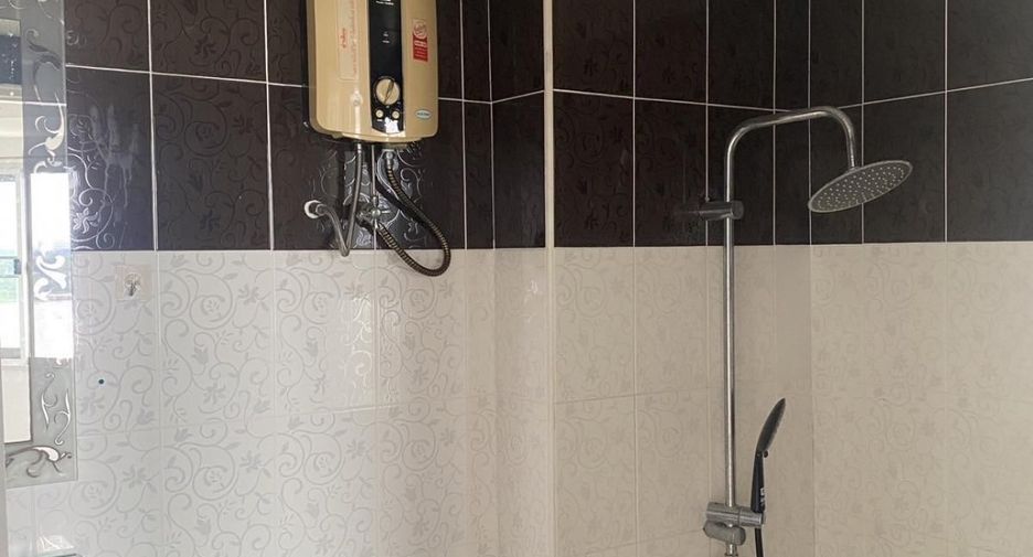 For rent 3 bedrooms condo in Yan Nawa, Bangkok