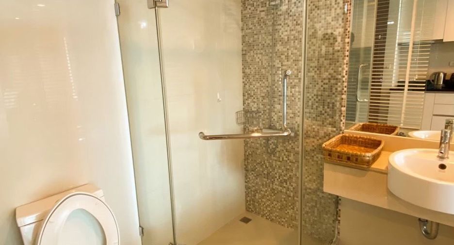 For rent studio condo in Pathum Wan, Bangkok