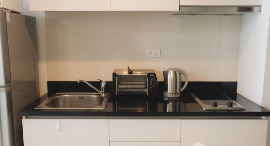 For rent studio condo in Pathum Wan, Bangkok