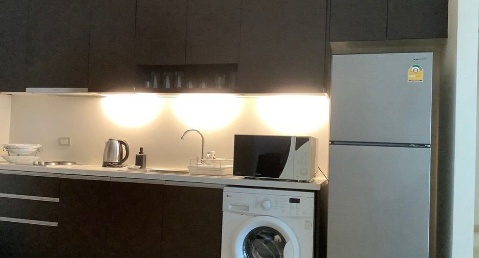 For rent 2 bedrooms condo in Watthana, Bangkok