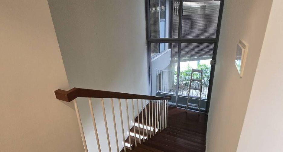 Wohnung zur Miete mit 3 Zimmer in Yan Nawa, Bangkok