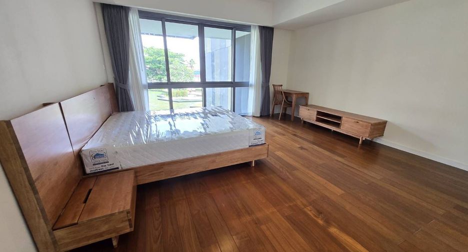 Wohnung zur Miete mit 3 Zimmer in Yan Nawa, Bangkok