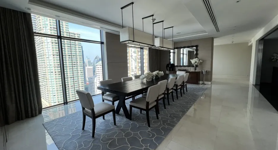 For rent 4 bedrooms condo in Pathum Wan, Bangkok