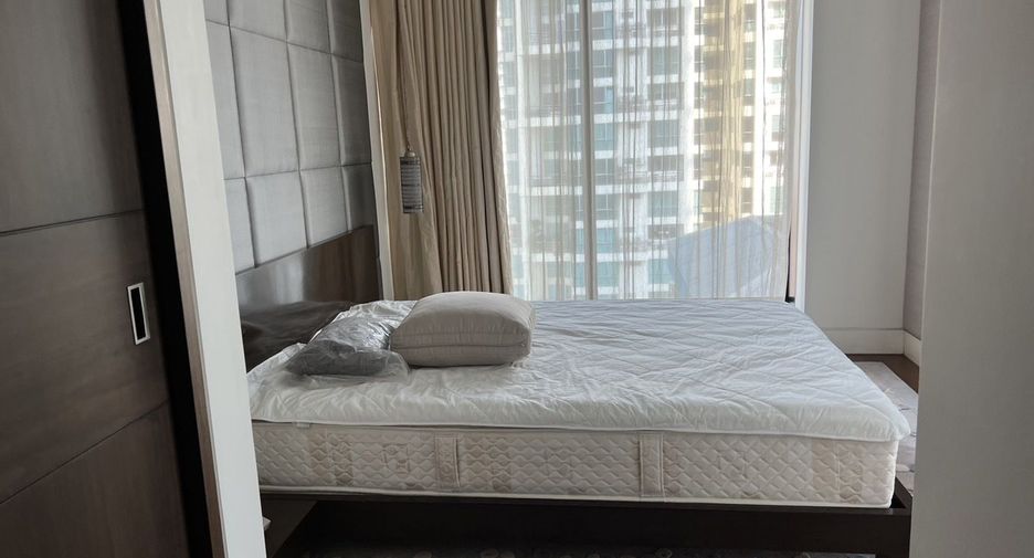 For rent 4 bedrooms condo in Pathum Wan, Bangkok