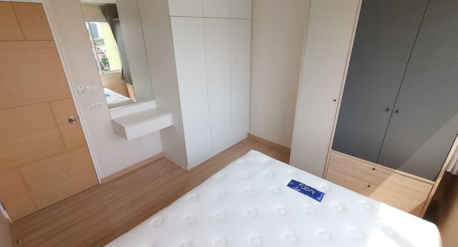 For rent 2 bedrooms condo in Din Daeng, Bangkok