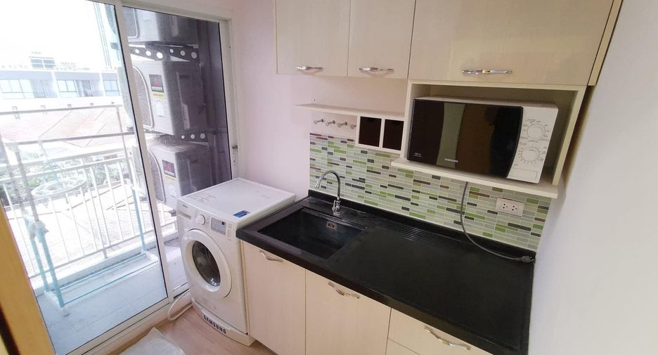 For rent 2 bedrooms condo in Din Daeng, Bangkok