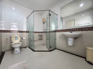 Casa adosada en alquiler de 3 habitaciones en Phasi Charoen, Bangkok