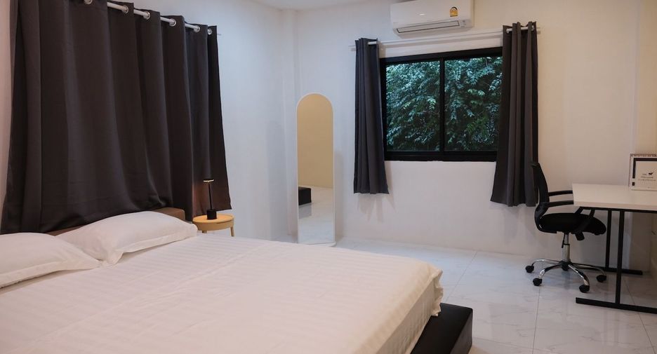 For rent 6 bedrooms house in Bang Na, Bangkok