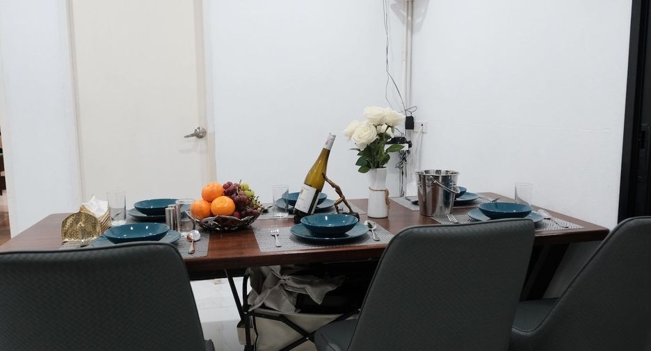 For rent 6 bedrooms house in Bang Na, Bangkok