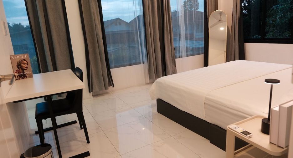 For rent 6 bedrooms house in Bang Na, Bangkok