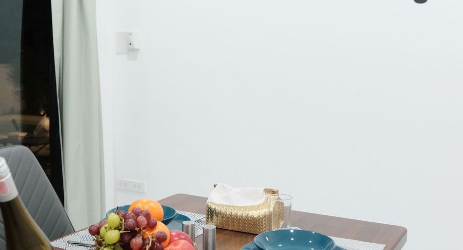For rent 6 bedrooms house in Bang Na, Bangkok