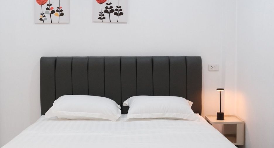 For rent 6 bedrooms house in Bang Na, Bangkok