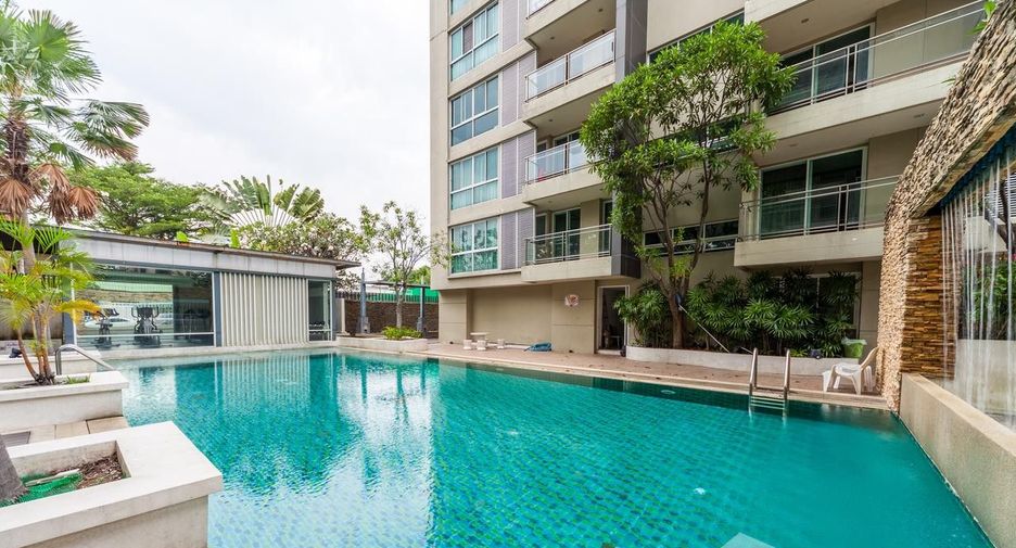 For rent 3 bedrooms condo in Watthana, Bangkok
