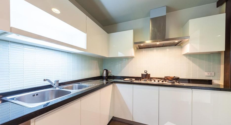 For rent 3 bedrooms condo in Watthana, Bangkok