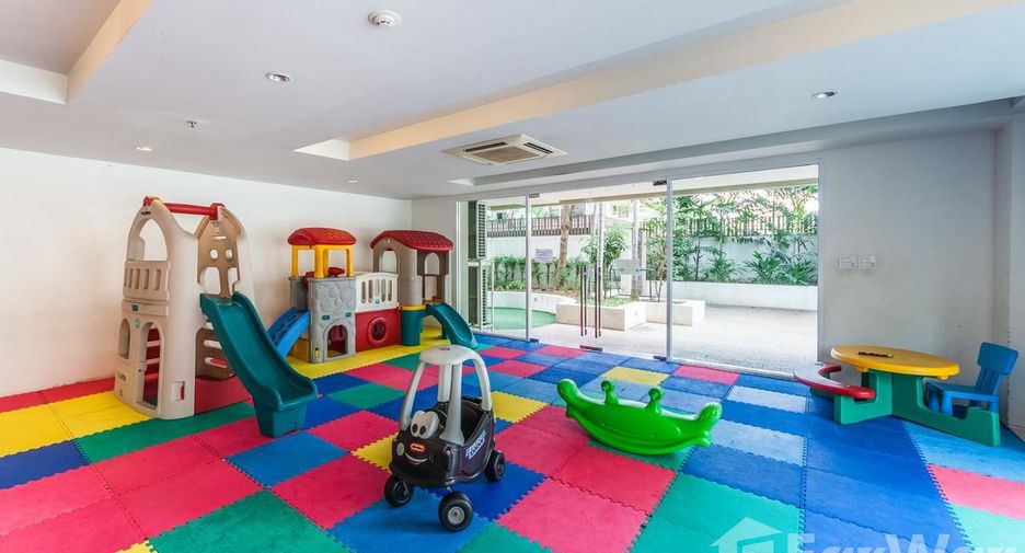 For rent 3 bedrooms condo in Watthana, Bangkok