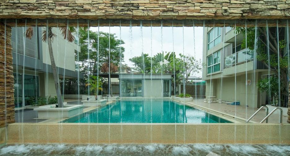 For rent 3 bedrooms condo in Watthana, Bangkok