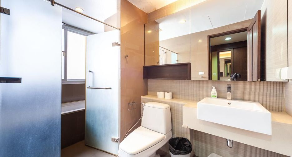 For rent 3 bedrooms condo in Watthana, Bangkok