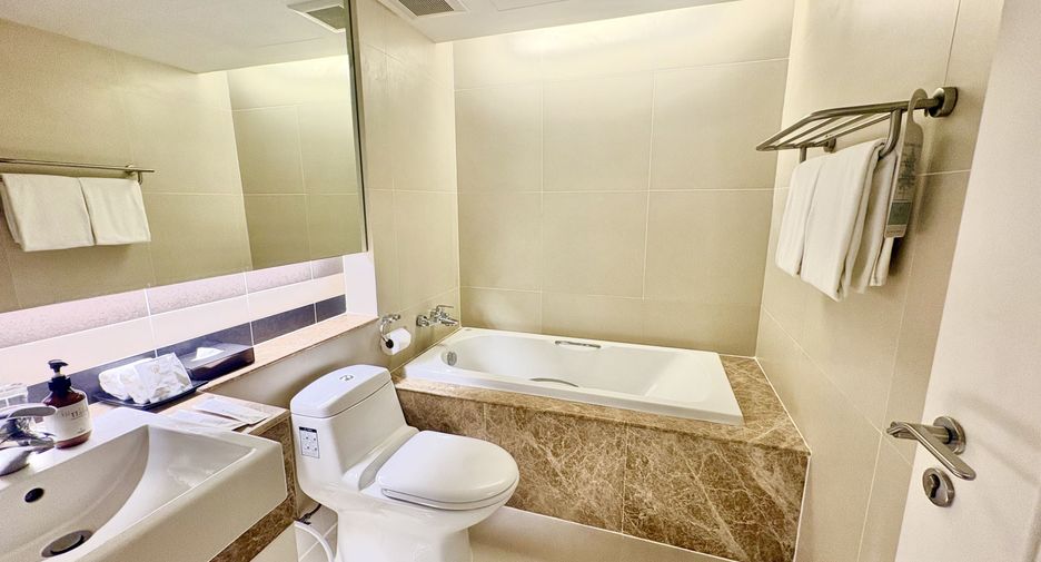 For rent 1 bed apartment in Pathum Wan, Bangkok