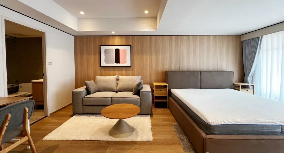 For rent 2 bedrooms condo in Watthana, Bangkok