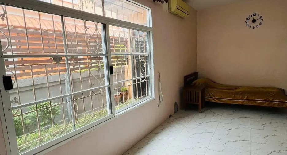 Haus zur Miete mit 4 Zimmer in Nong Chok, Bangkok