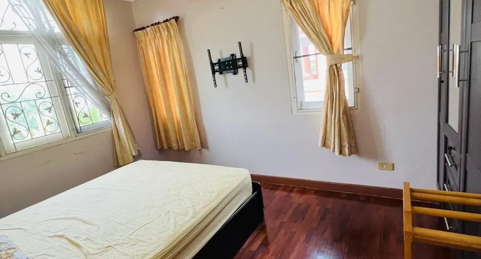 Haus zur Miete mit 4 Zimmer in Nong Chok, Bangkok