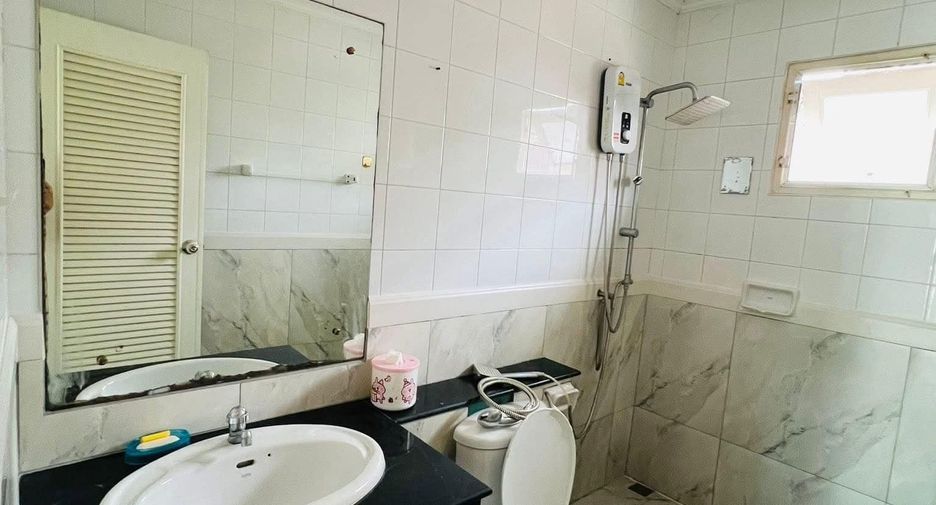 For rent 4 bedrooms house in Nong Chok, Bangkok