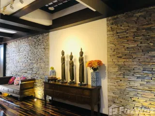 For rent 5 bedrooms townhouse in Yan Nawa, Bangkok