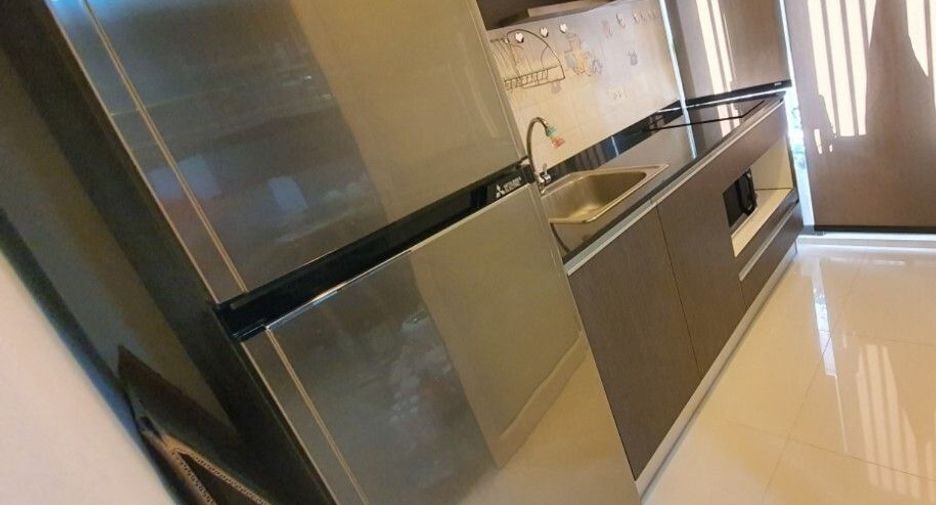 For rent 2 bedrooms condo in Phra Khanong, Bangkok