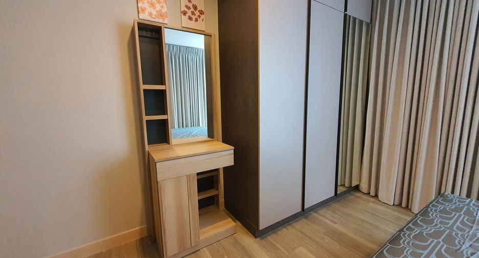 For rent 2 bedrooms condo in Phra Khanong, Bangkok