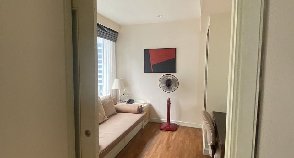 For rent 2 bedrooms condo in Pathum Wan, Bangkok
