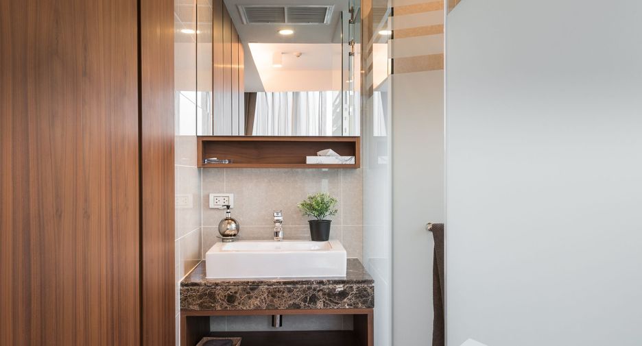 For rent 2 bedrooms condo in Watthana, Bangkok