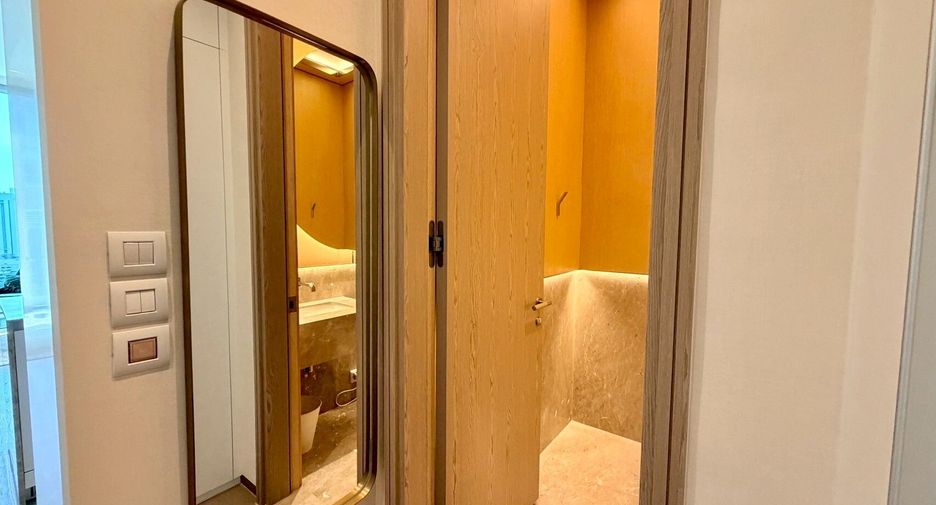 For rent 1 bed condo in Pathum Wan, Bangkok
