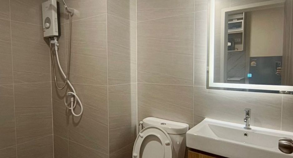 For rent 2 bedrooms condo in Din Daeng, Bangkok