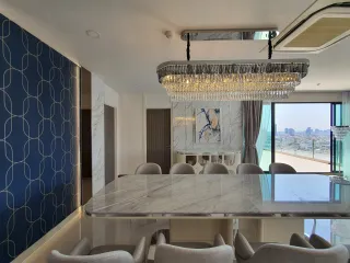 For rent 4 bedrooms condo in Khlong San, Bangkok