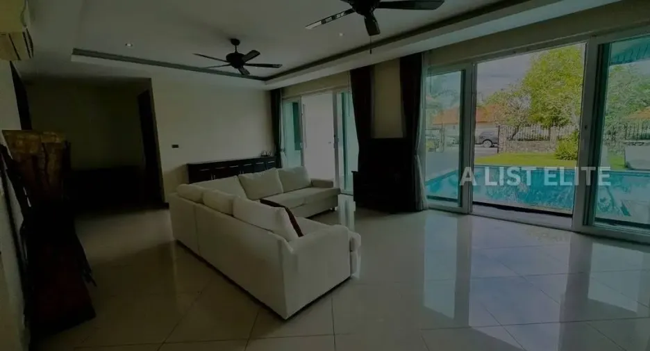 For rent 4 bedrooms house in East Pattaya, Pattaya