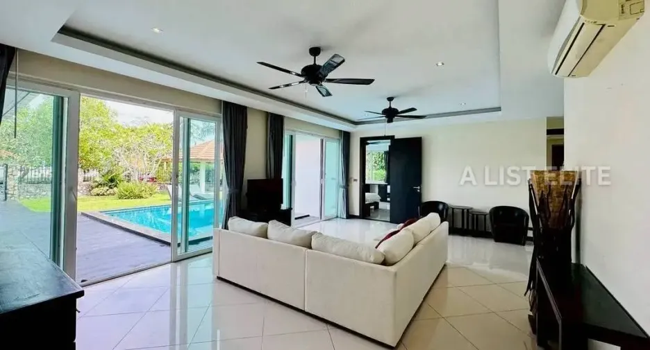 For rent 4 bedrooms house in East Pattaya, Pattaya