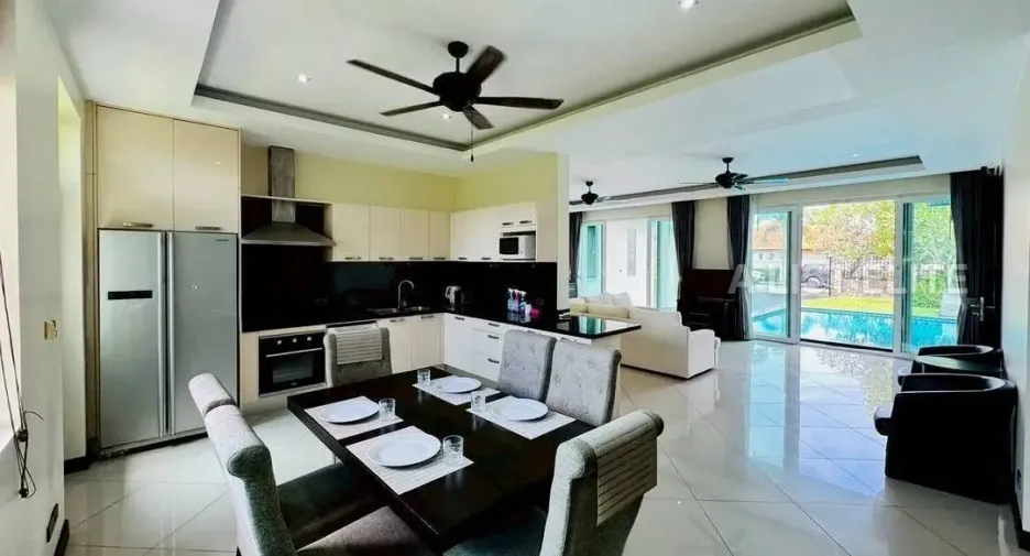 For rent 4 bedrooms house in East Pattaya, Pattaya