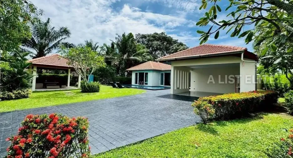 For rent 4 bedrooms house in East Pattaya, Pattaya