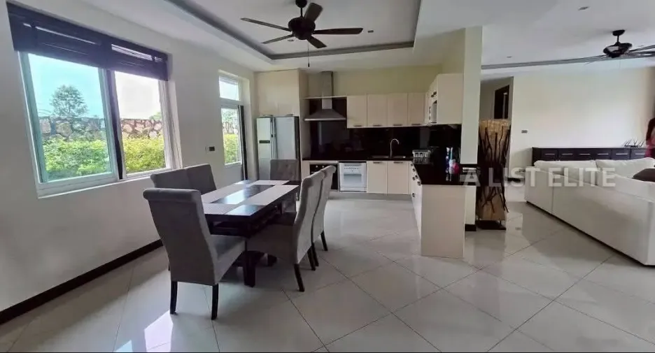 For rent 4 bedrooms house in East Pattaya, Pattaya