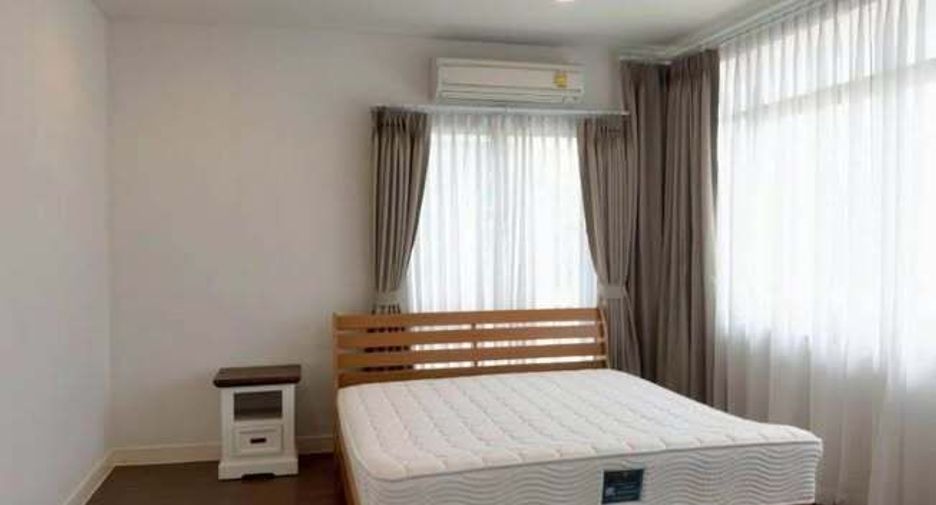 Haus zur Miete mit 4 Zimmer in Bang Kapi, Bangkok
