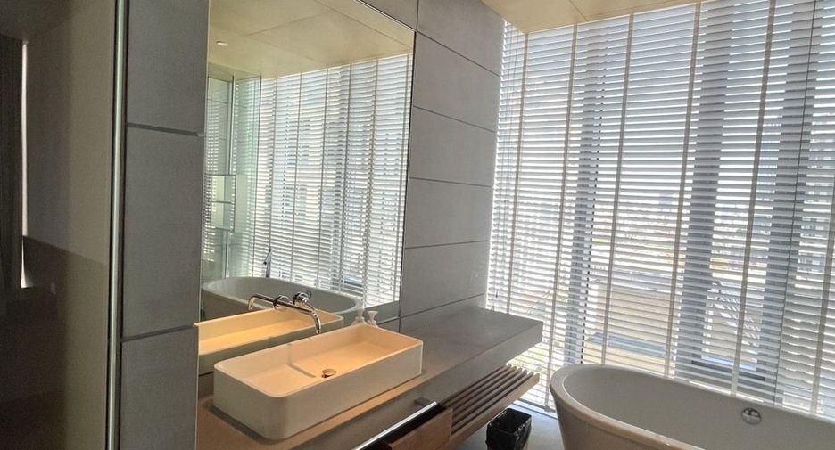 For rent 2 bedrooms condo in Sathon, Bangkok
